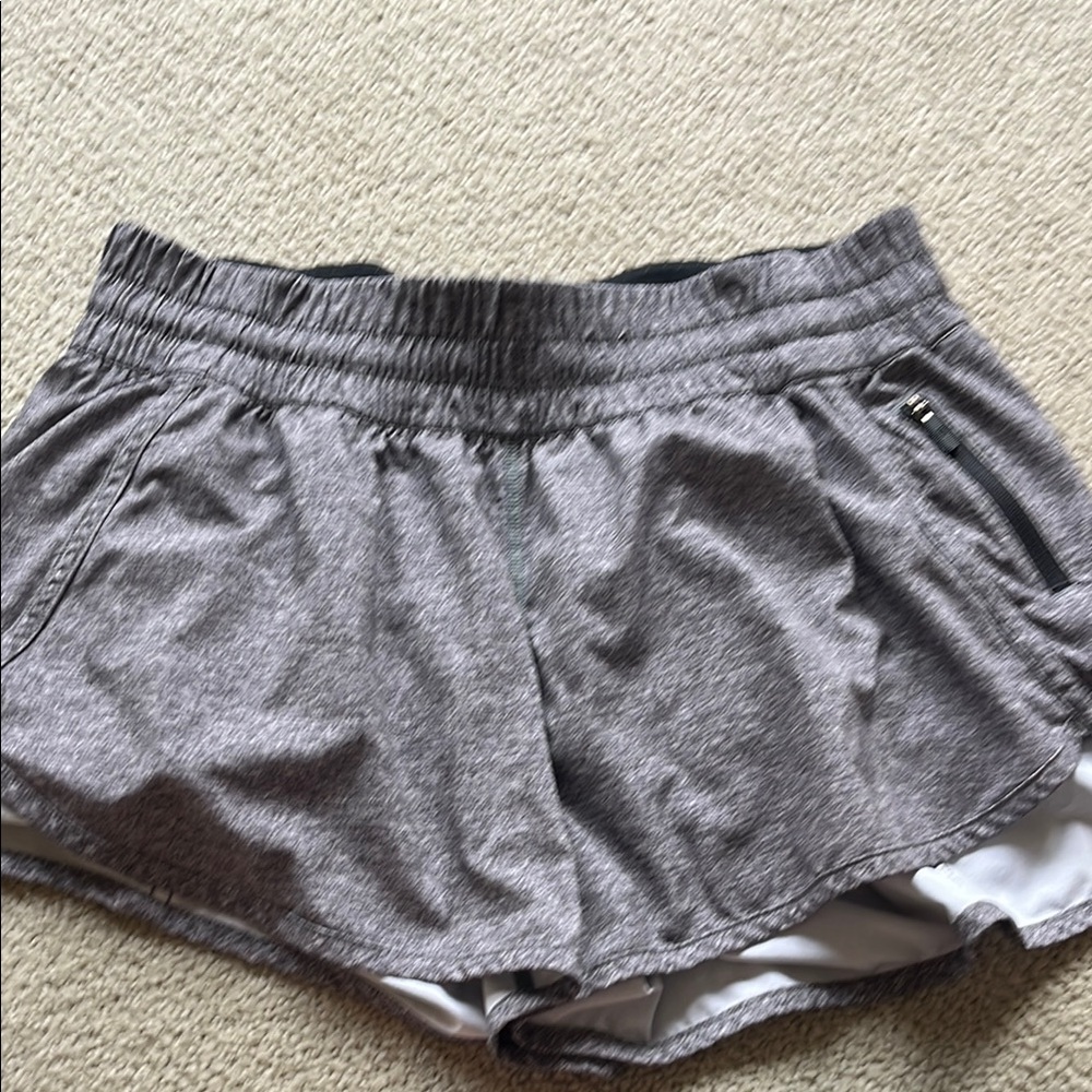 Tracker low rise short lululemon size 10